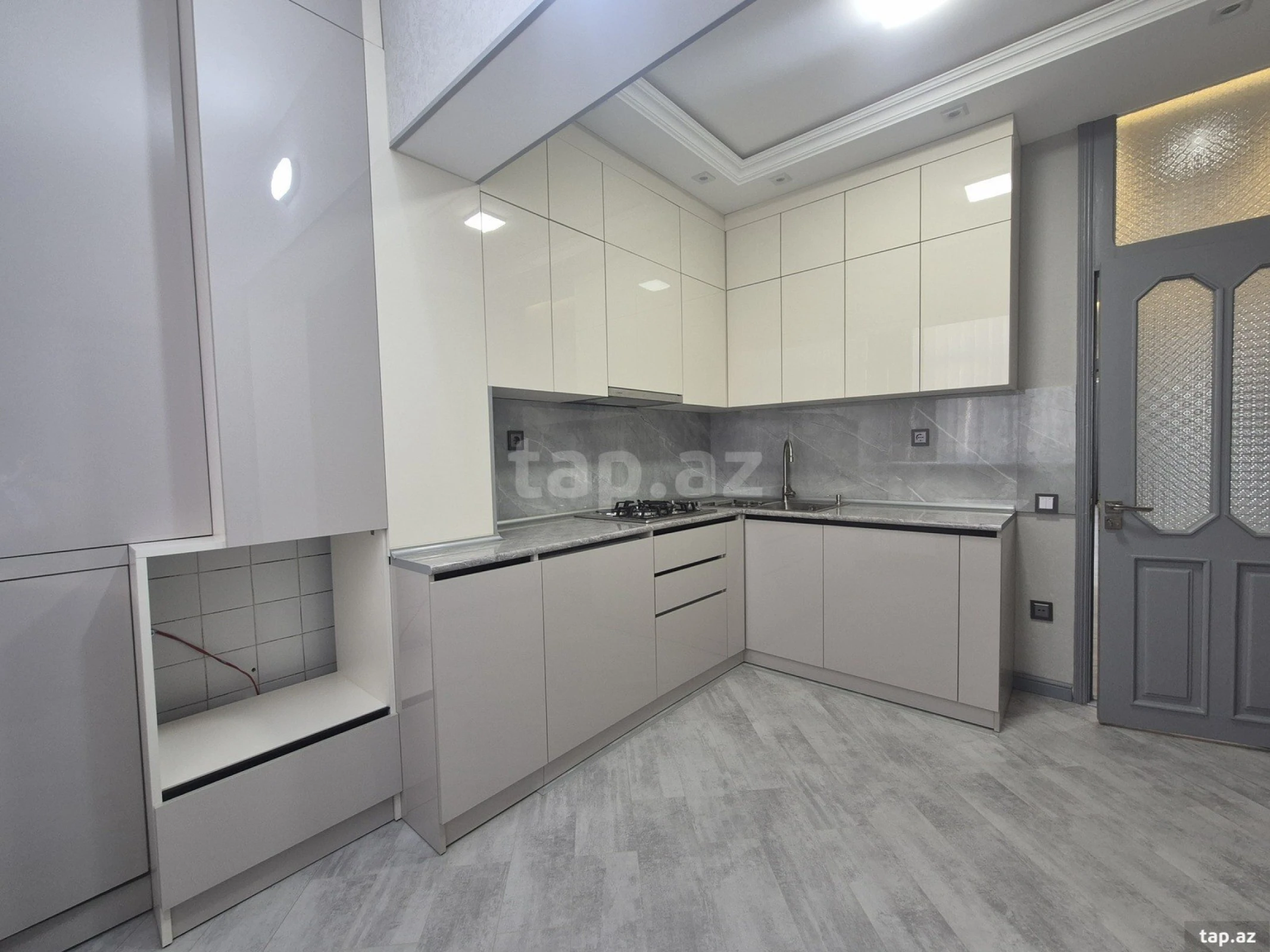 Satılır 3 otaqlı mənzil 82 m²
