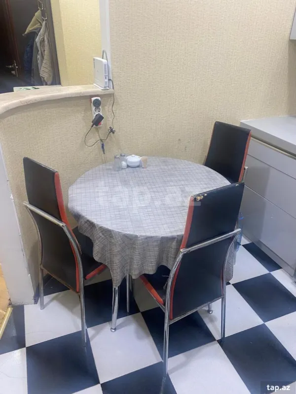 Kirayə verilir 3 otaqlı yeni tikili 95 m²