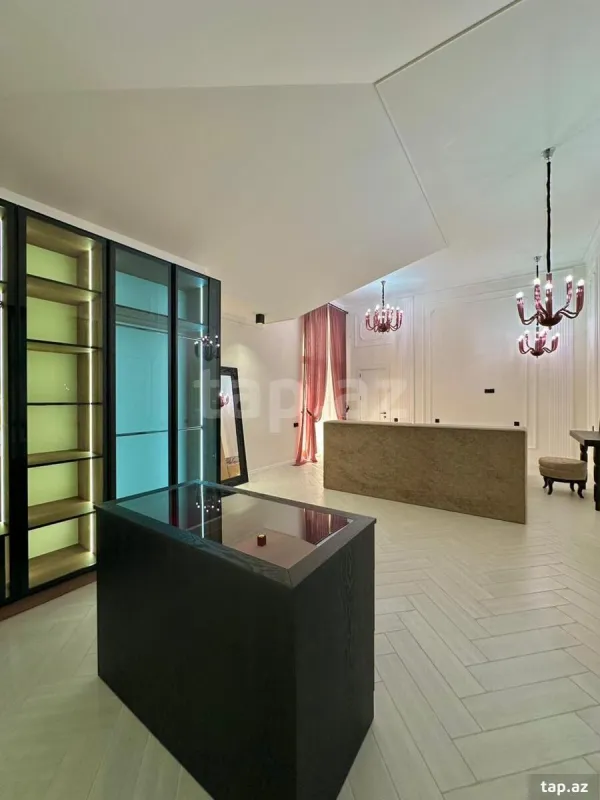 Satılır 5 otaqlı həyət evi 300 m²