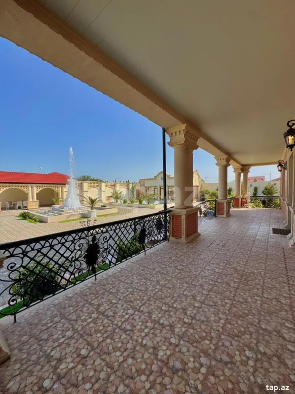 Satılır 5 otaqlı həyət evi 300 m²