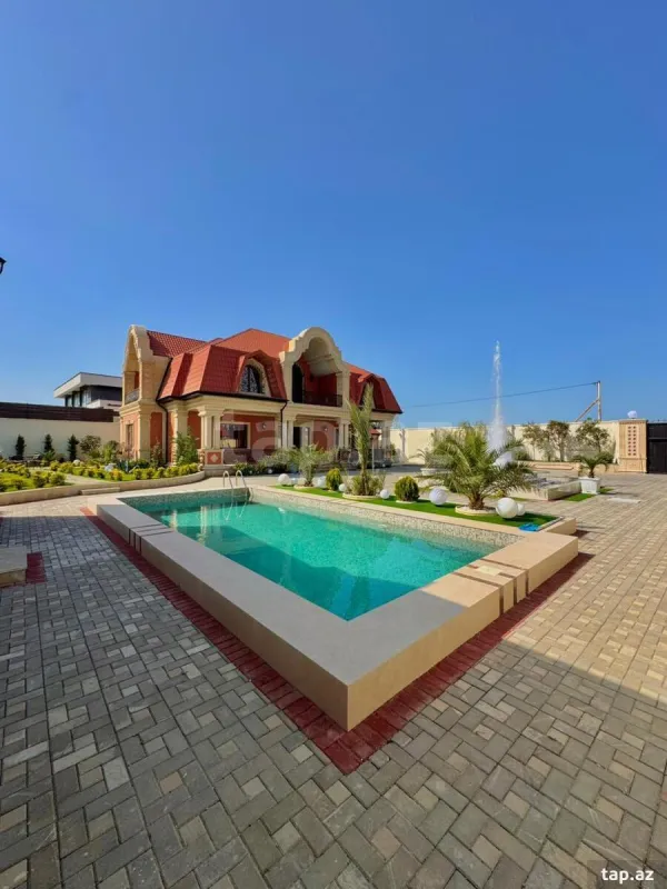 Satılır 5 otaqlı həyət evi 300 m²