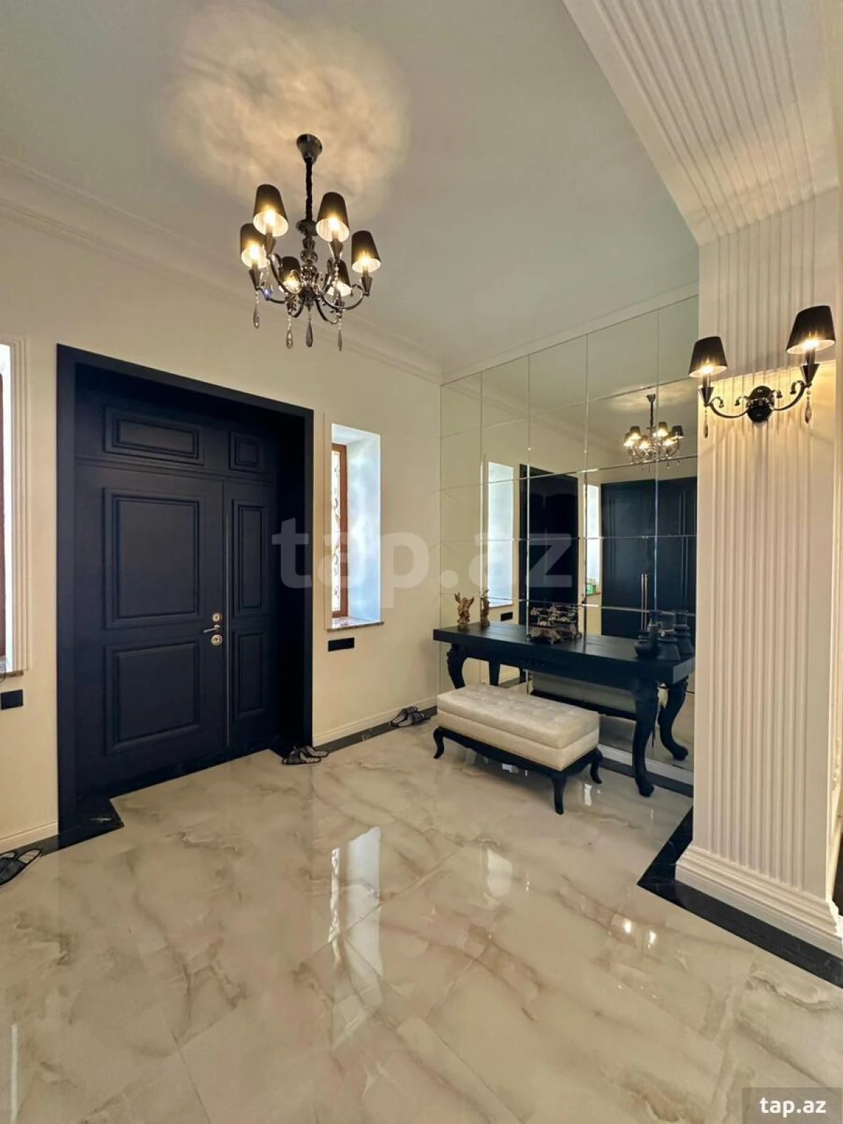 Satılır 5 otaqlı həyət evi 300 m²