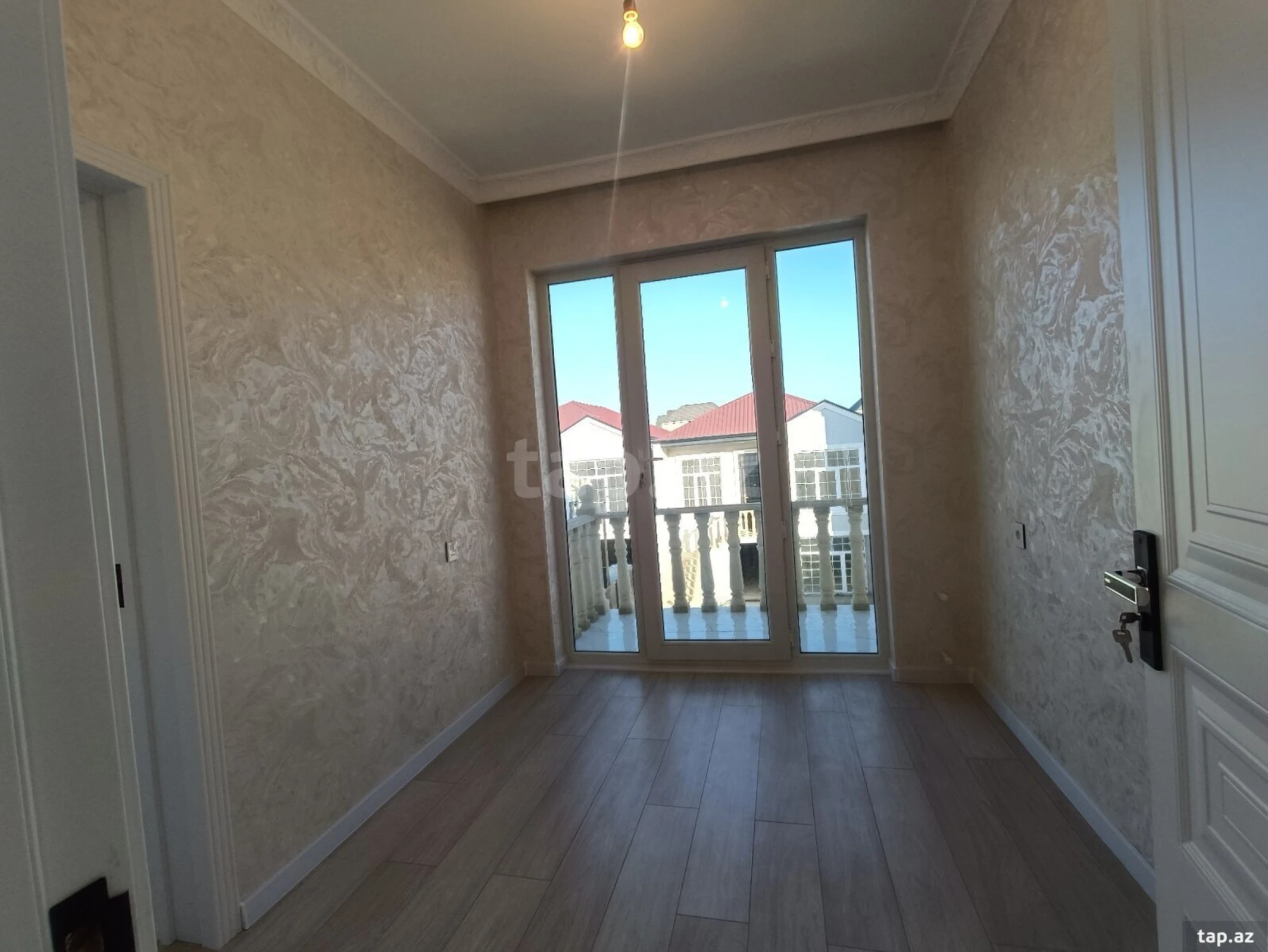 Satılır 4 otaqlı həyət evi