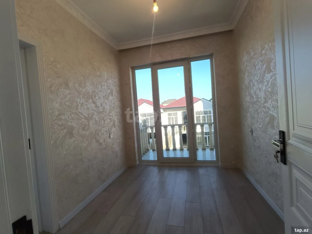 Satılır 4 otaqlı həyət evi