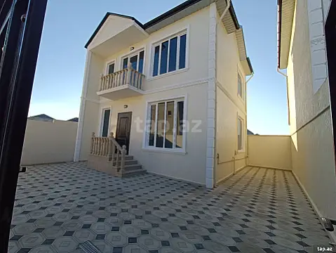 Satılır 4 otaqlı həyət evi