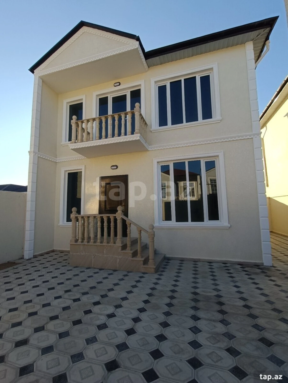 Satılır 4 otaqlı həyət evi