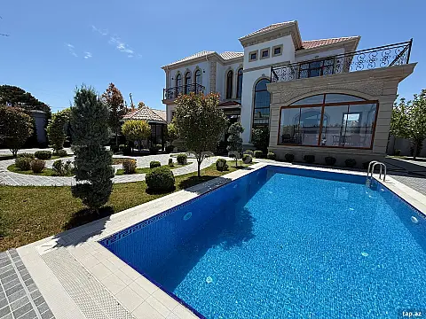 Satılır 5 otaqlı həyət evi