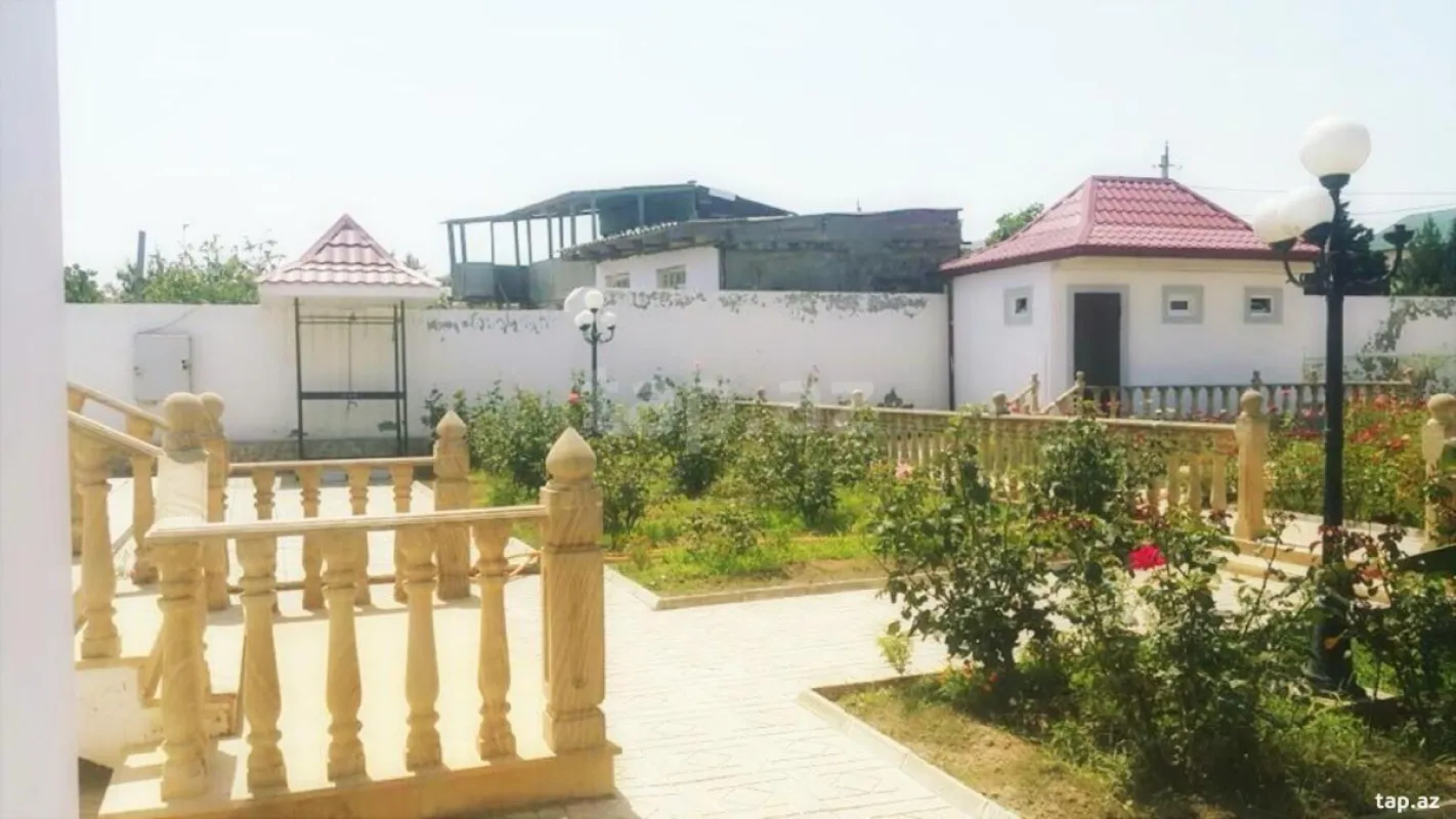 Satılır 4 otaqlı həyət evi 150 m²