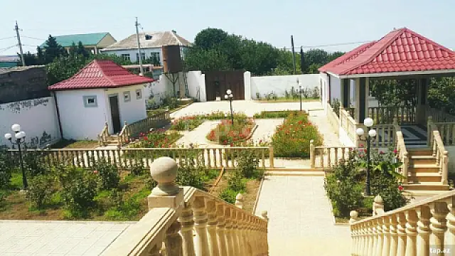 Satılır 4 otaqlı həyət evi 150 m²