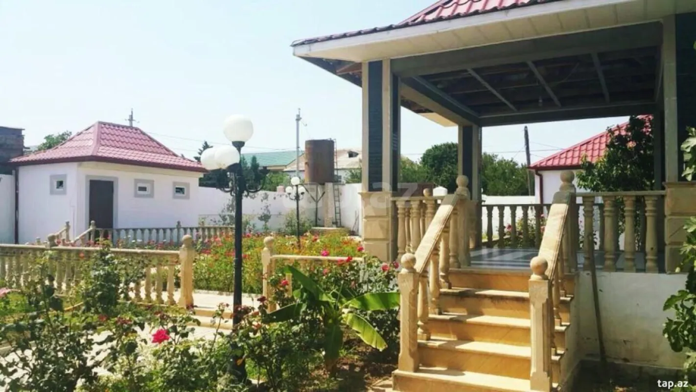 Satılır 4 otaqlı həyət evi 150 m²