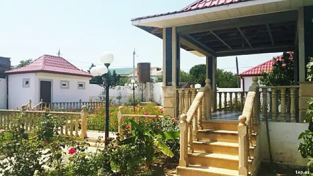 Satılır 4 otaqlı həyət evi 150 m²