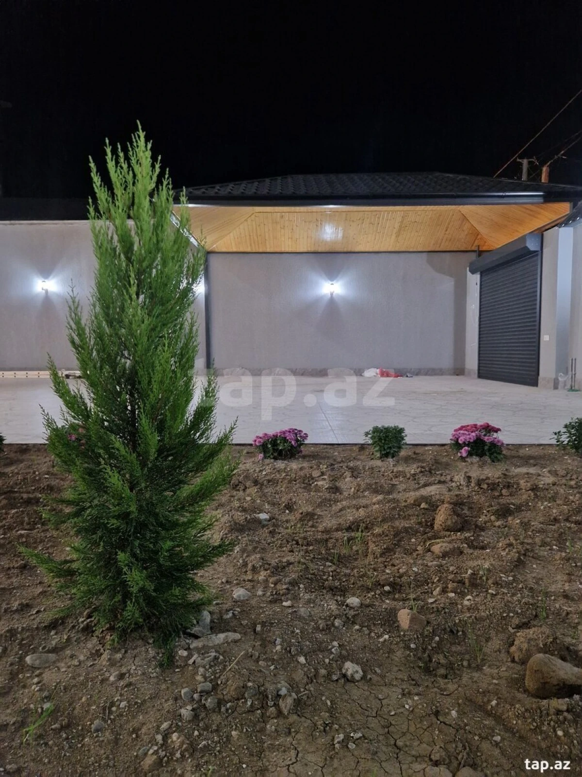 Satılır 5 otaqlı həyət evi