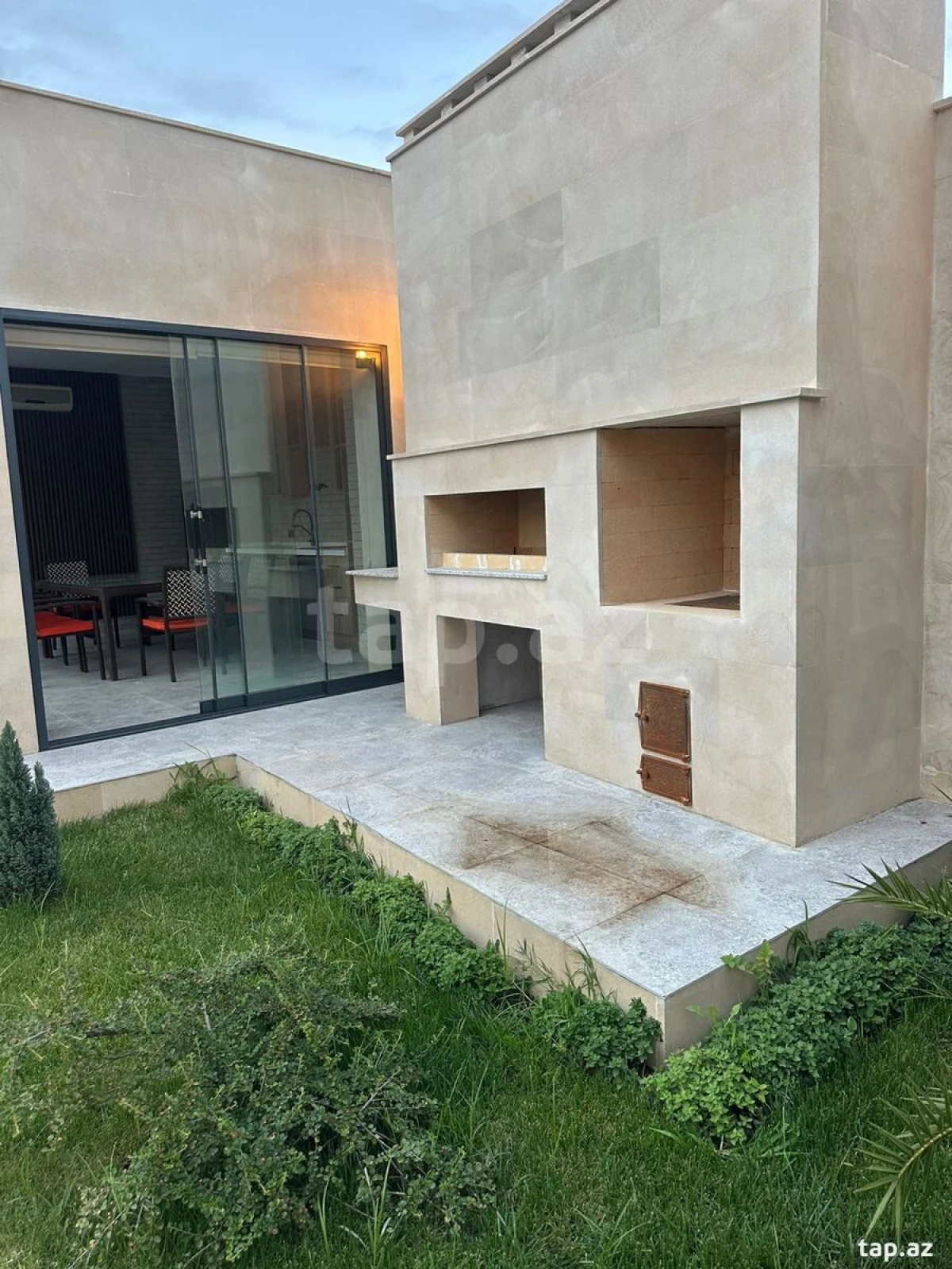 Satılır 4 otaqlı həyət evi