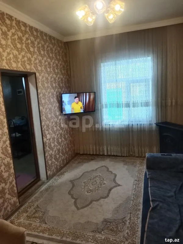 Satılır 7 otaqlı həyət evi