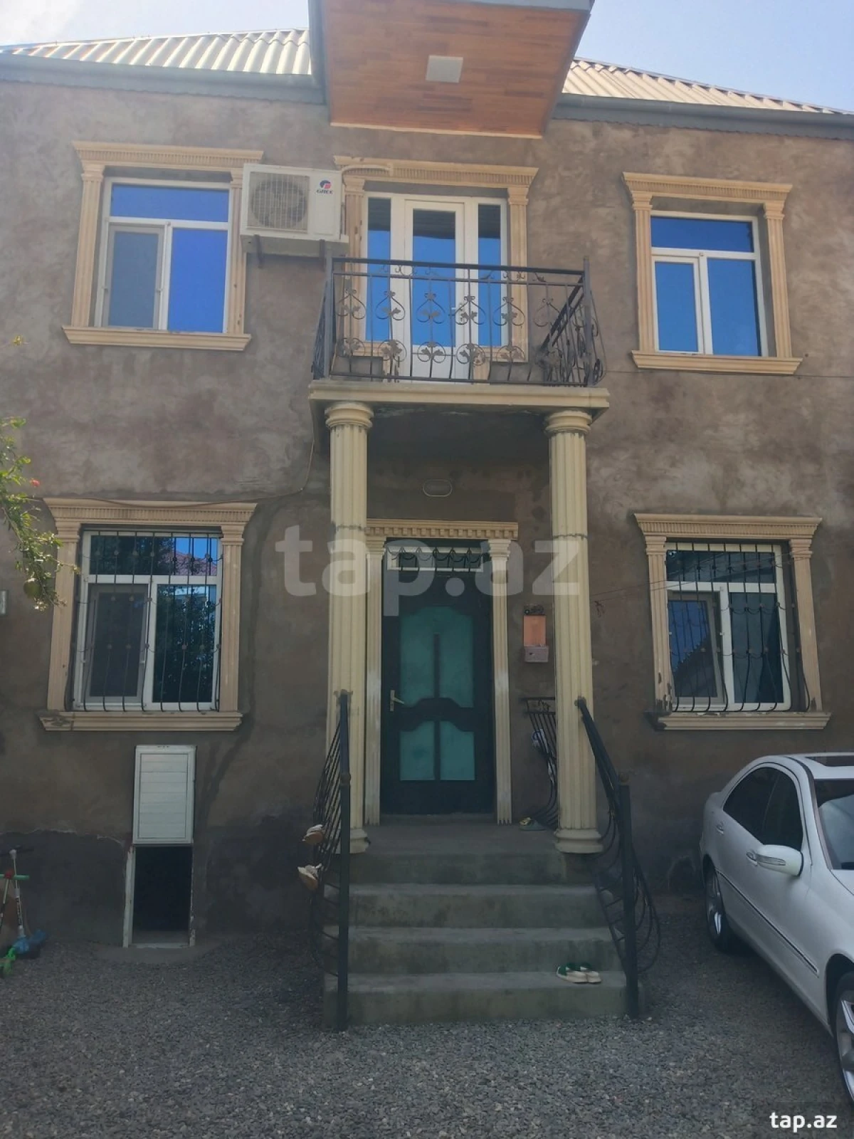 Satılır 7 otaqlı həyət evi