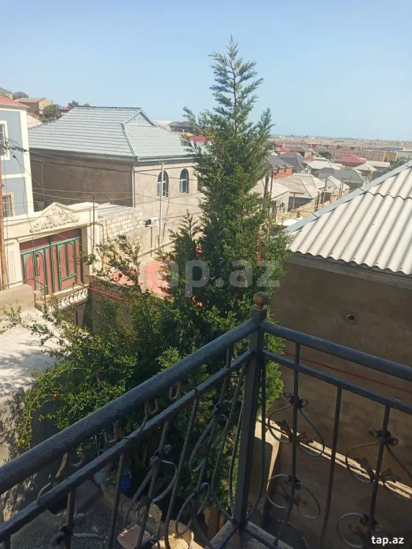 Satılır 7 otaqlı həyət evi