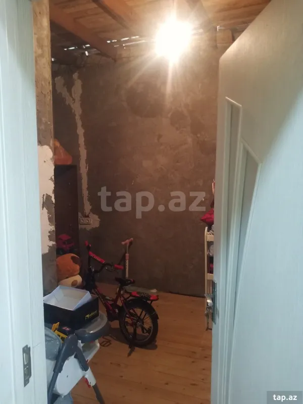 Satılır 7 otaqlı həyət evi