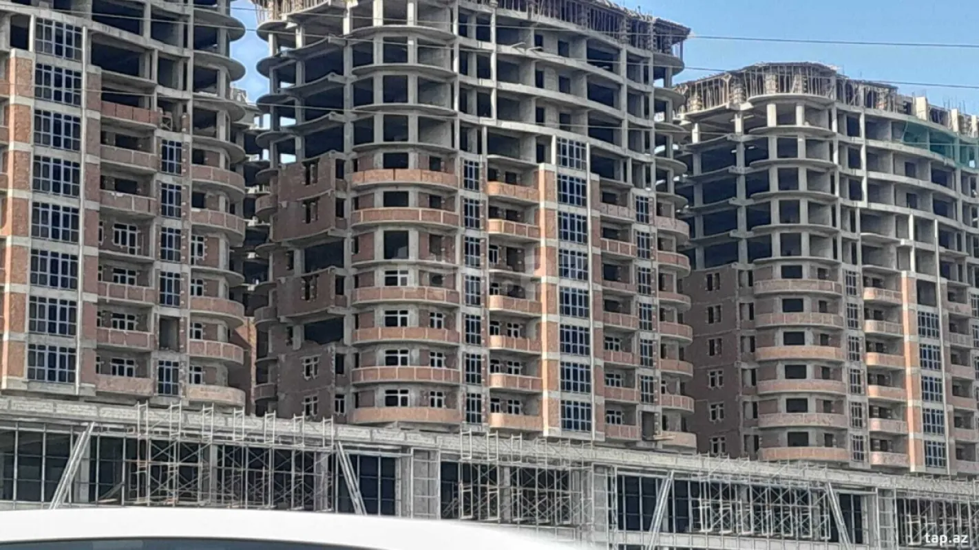 Satılır 2 otaqlı yeni tikili 84 m²