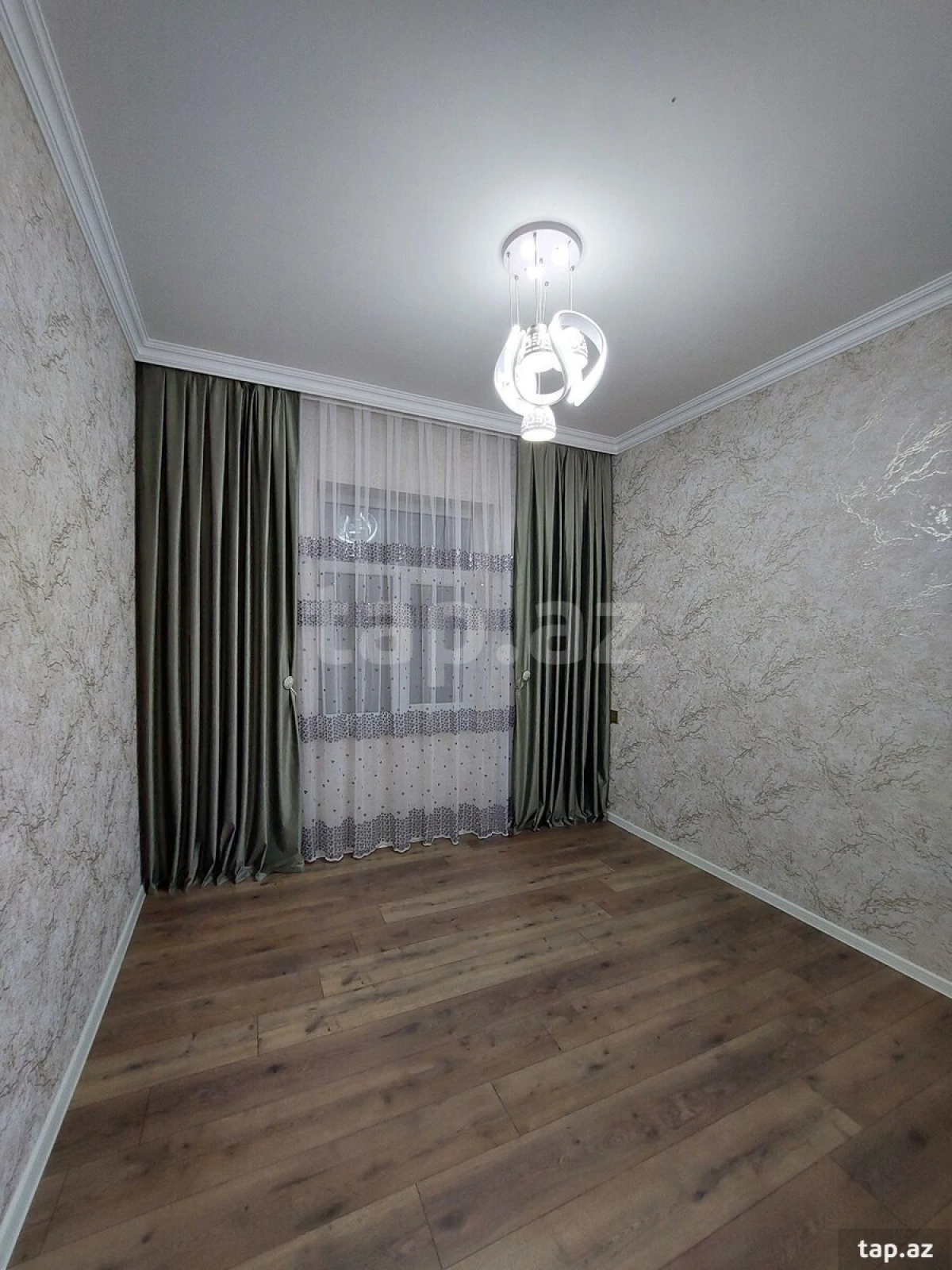 Satılır 4 otaqlı həyət evi