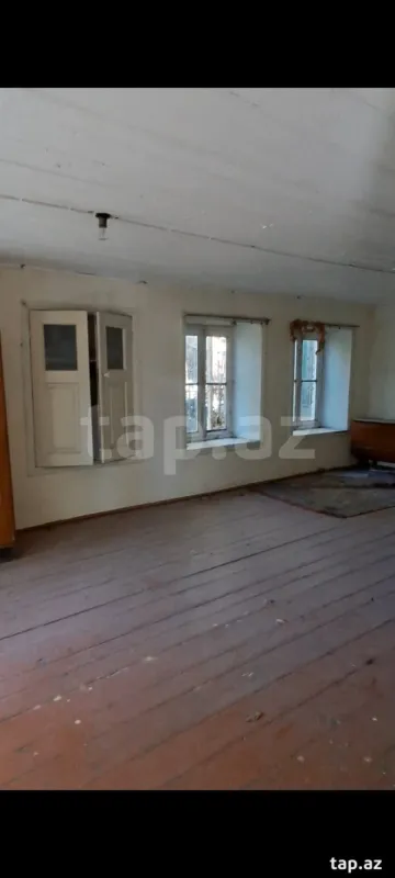 Satılır 6 otaqlı həyət evi