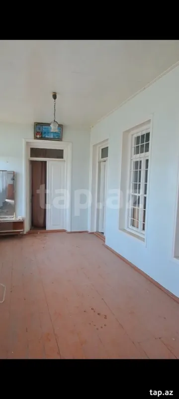 Satılır 6 otaqlı həyət evi