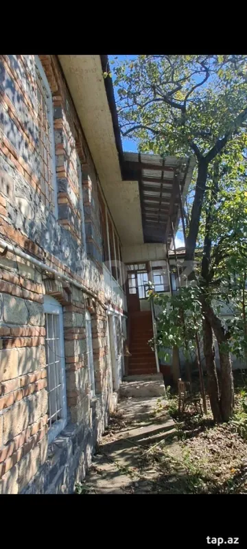 Satılır 6 otaqlı həyət evi