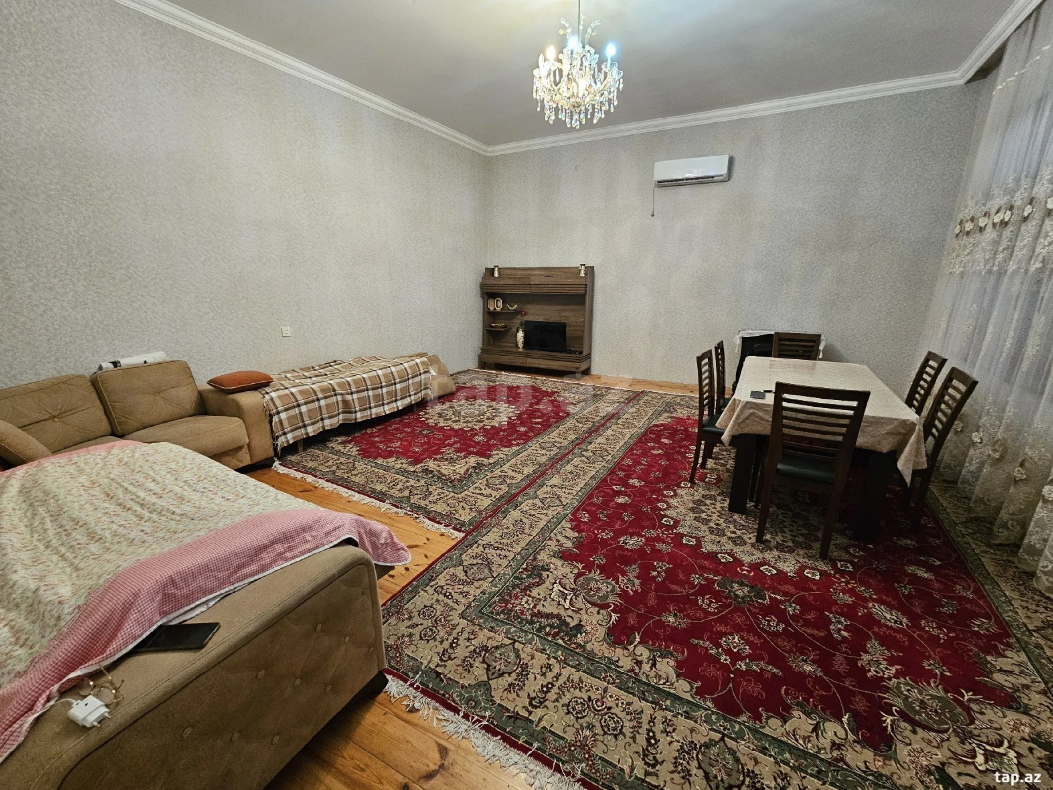 Satılır 8 otaqlı həyət evi 380 m²
