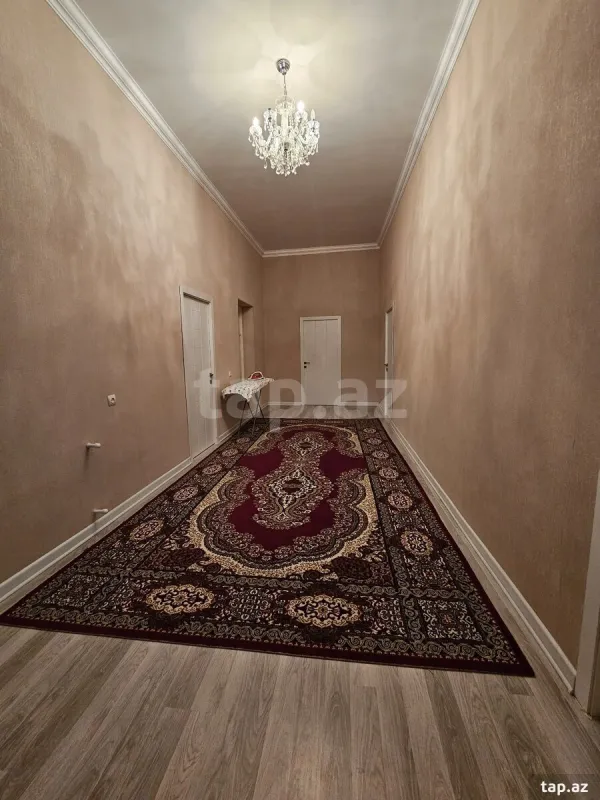 Satılır 8 otaqlı həyət evi 380 m²