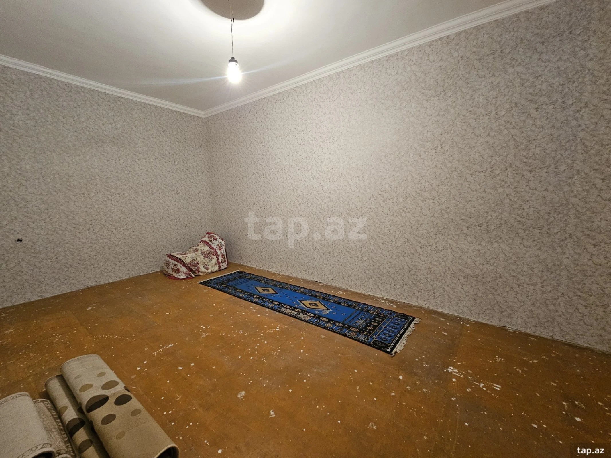 Satılır 8 otaqlı həyət evi 380 m²