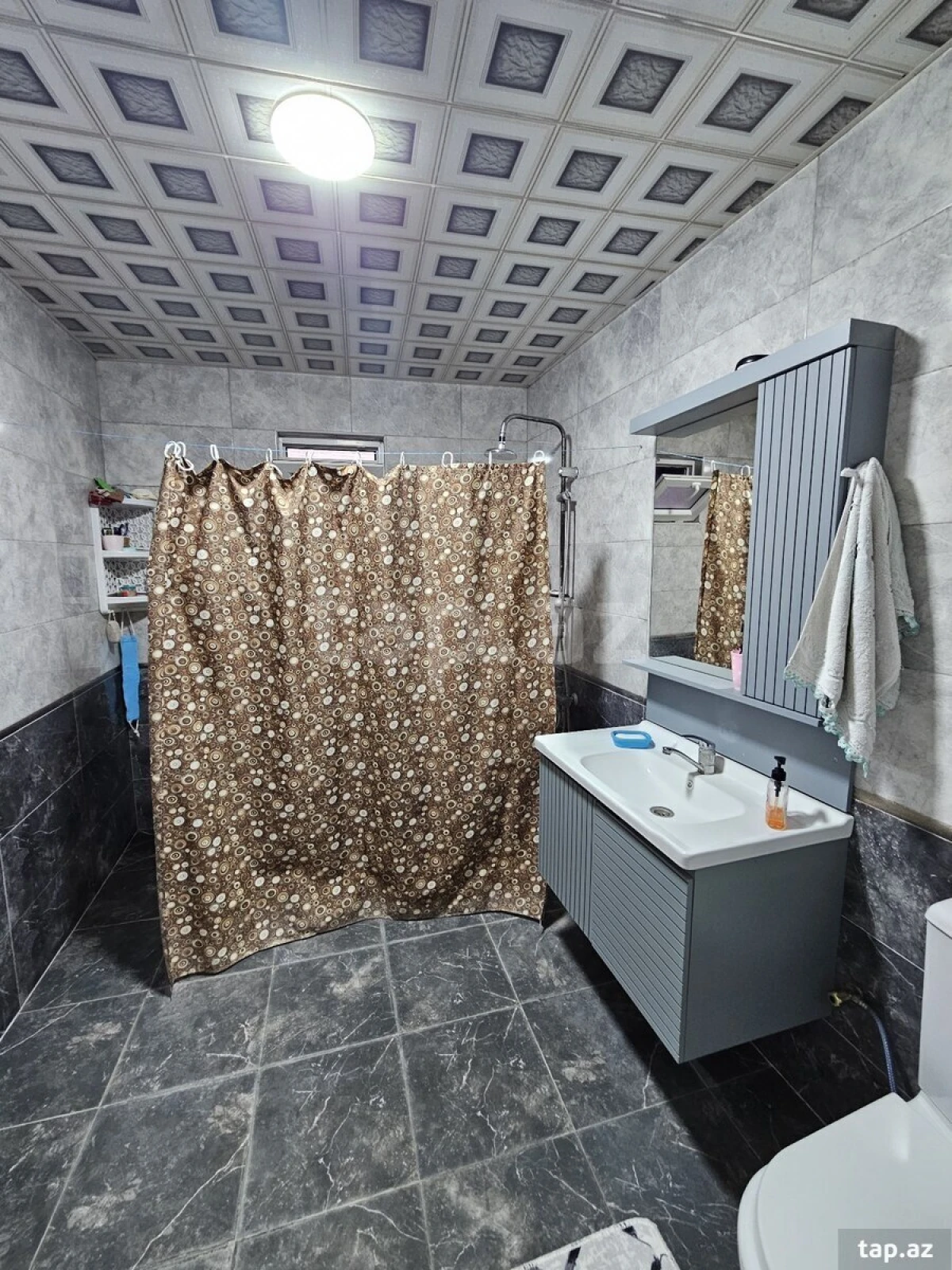 Satılır 8 otaqlı həyət evi 380 m²