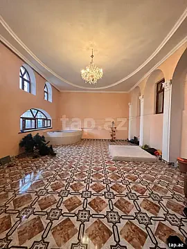 Satılır 11 otaqlı həyət evi 330 m² — Gəncə 11 otaq 330.00 m²