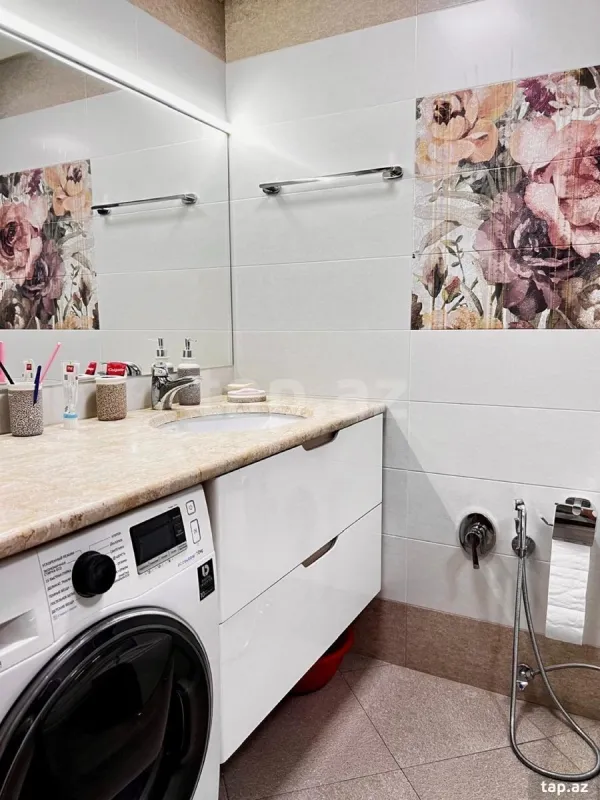 Satılır 2 otaqlı mənzil 64 m²