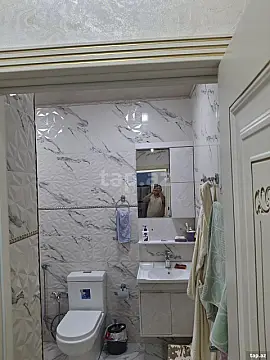 Kirayə verilir 2 otaqlı yeni tikili 71.5 m²