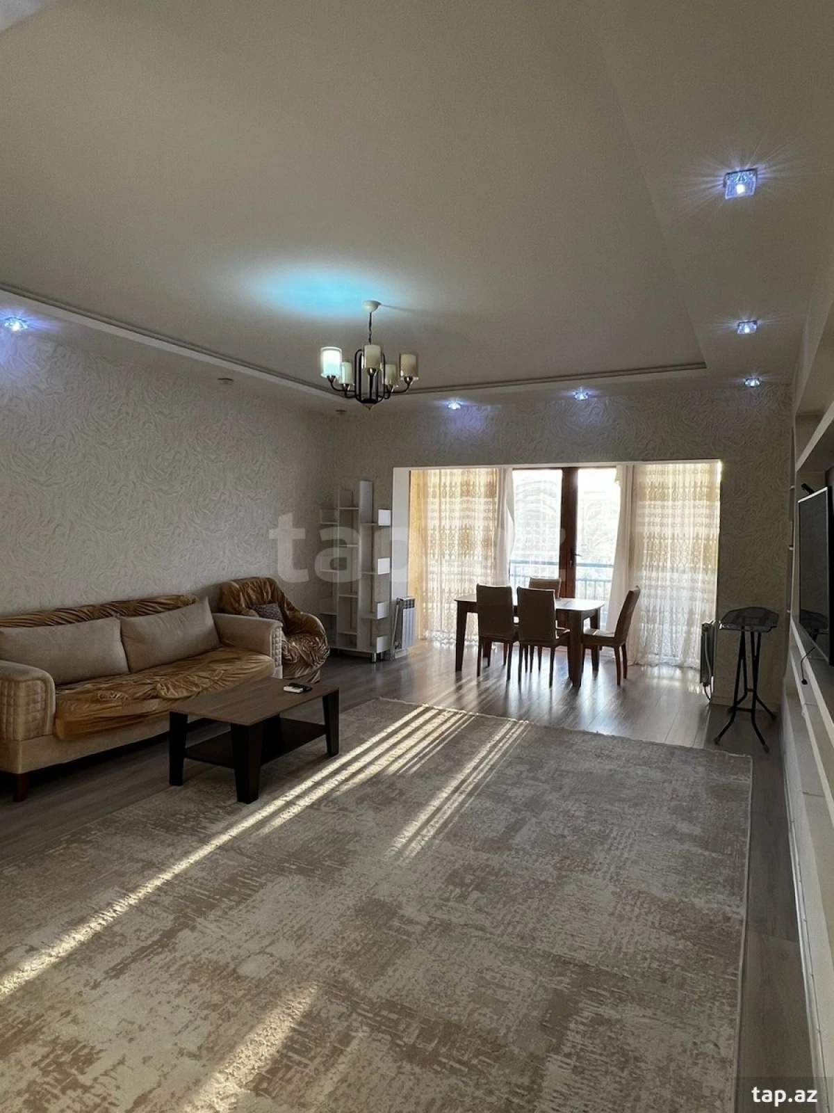 Kirayə verilir 2 otaqlı yeni tikili 80 m²