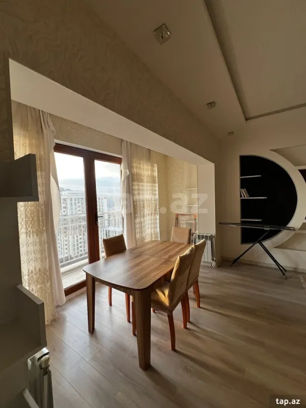 Kirayə verilir 2 otaqlı yeni tikili 80 m²