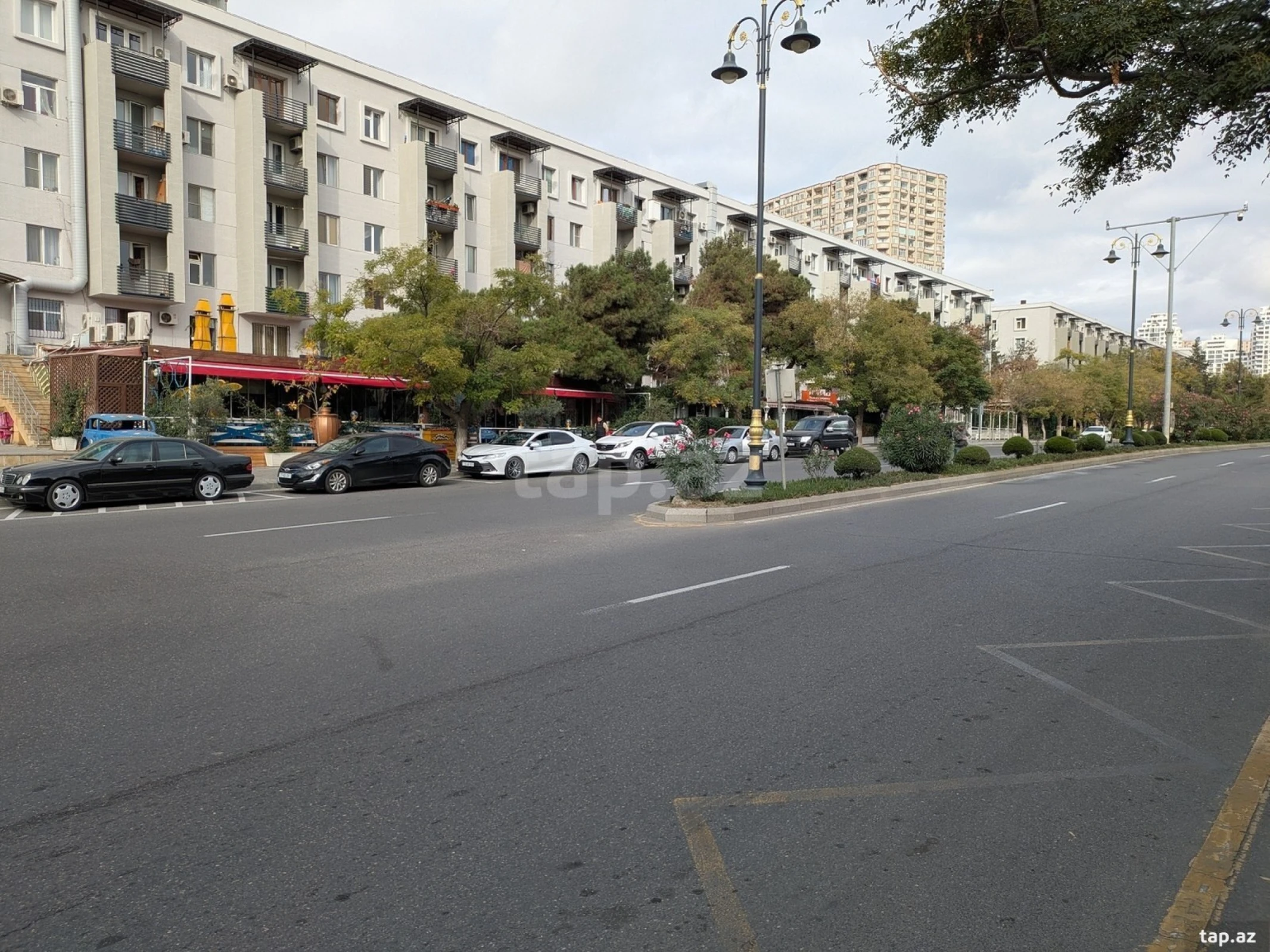 Satılır 3 otaqlı mənzil 77 m²