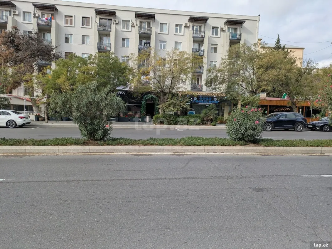 Satılır 3 otaqlı mənzil 77 m²