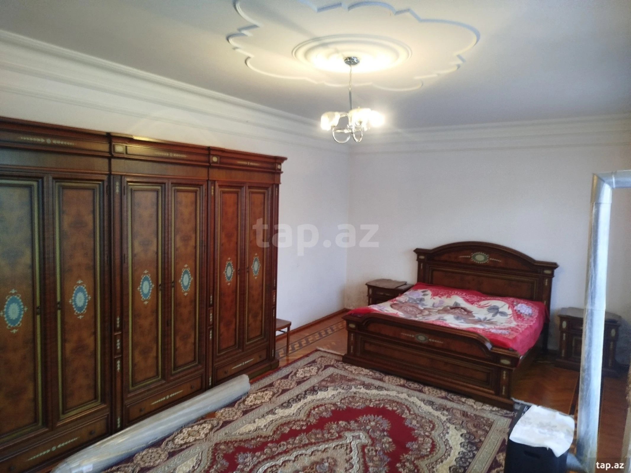 Satılır 4 otaqlı həyət evi