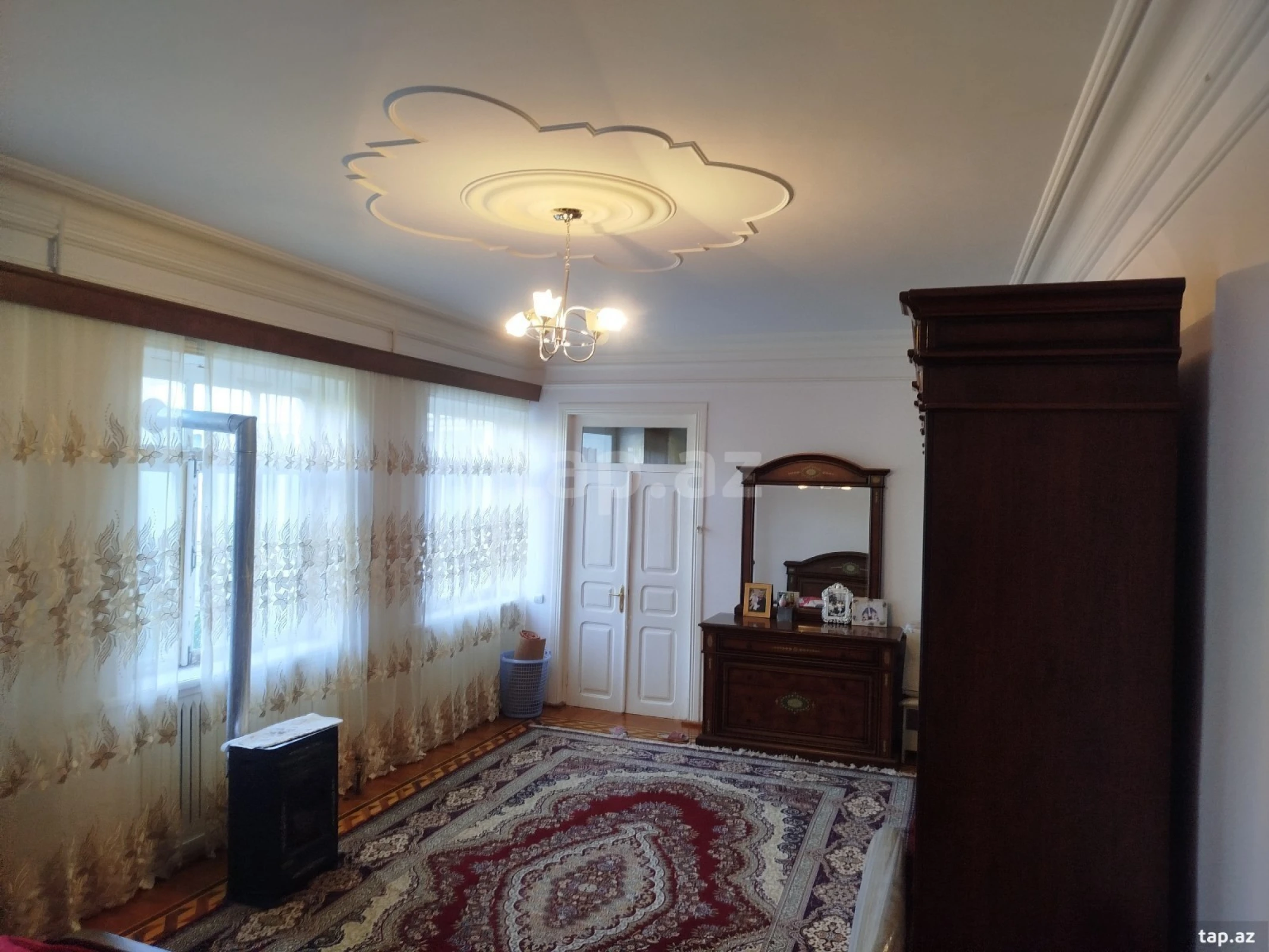 Satılır 4 otaqlı həyət evi