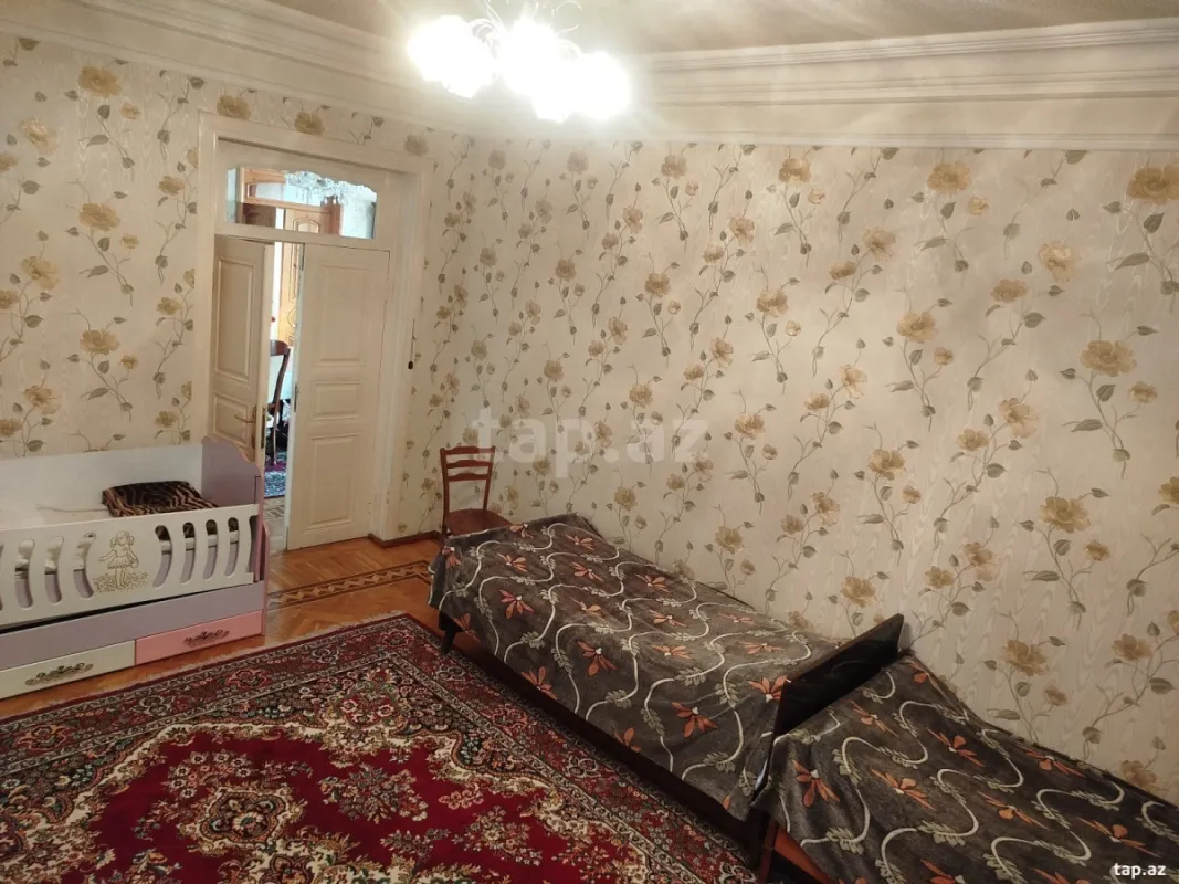 Satılır 4 otaqlı həyət evi