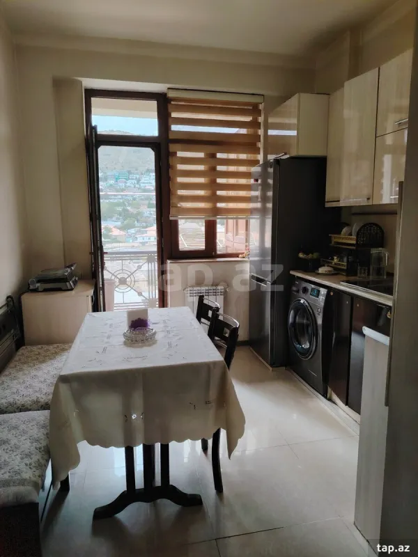 Satılır 3 otaqlı yeni tikili 93 m²