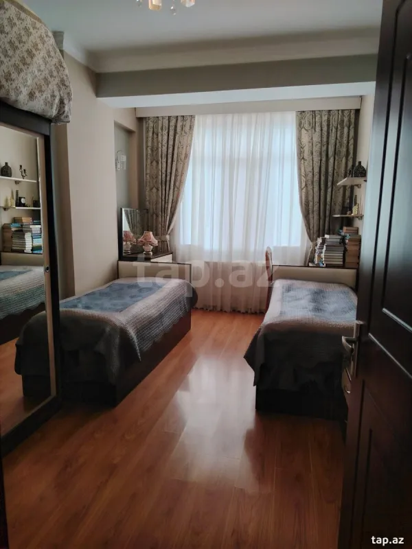 Satılır 3 otaqlı yeni tikili 93 m²