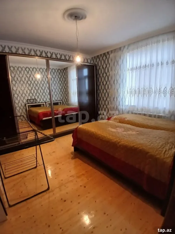 Satılır 9 otaqlı həyət evi