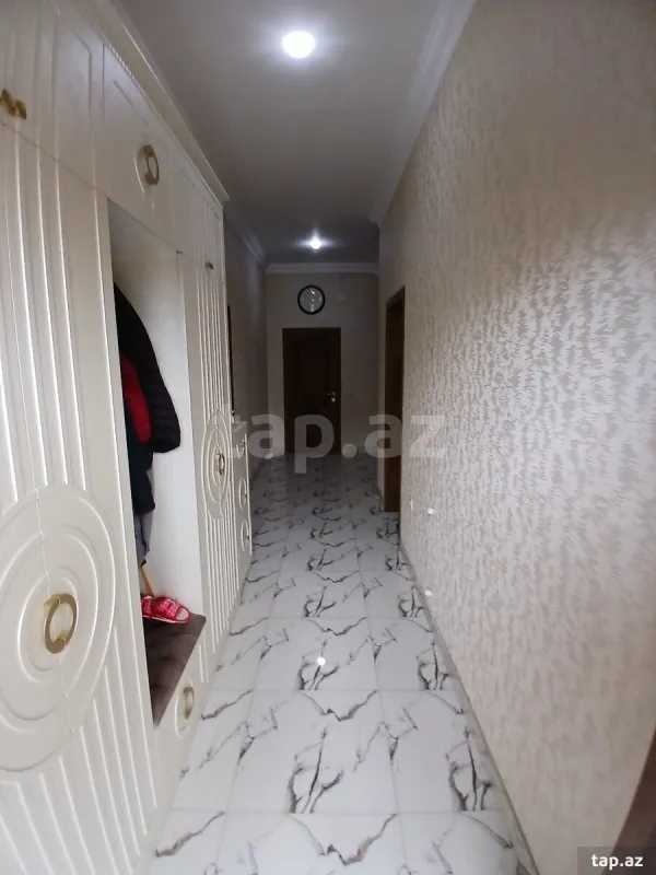 Satılır 9 otaqlı həyət evi