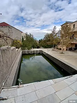 Satılır 9 otaqlı həyət evi