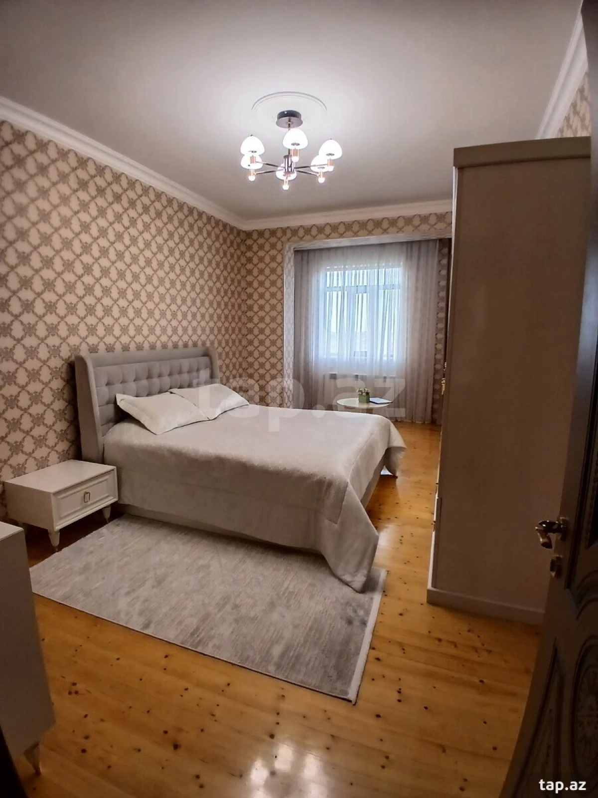 Satılır 9 otaqlı həyət evi