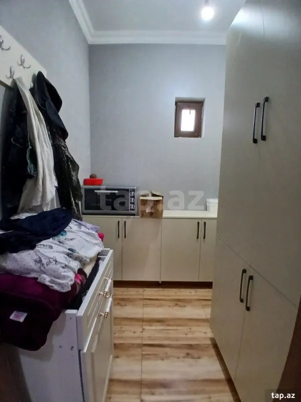 Satılır 9 otaqlı həyət evi