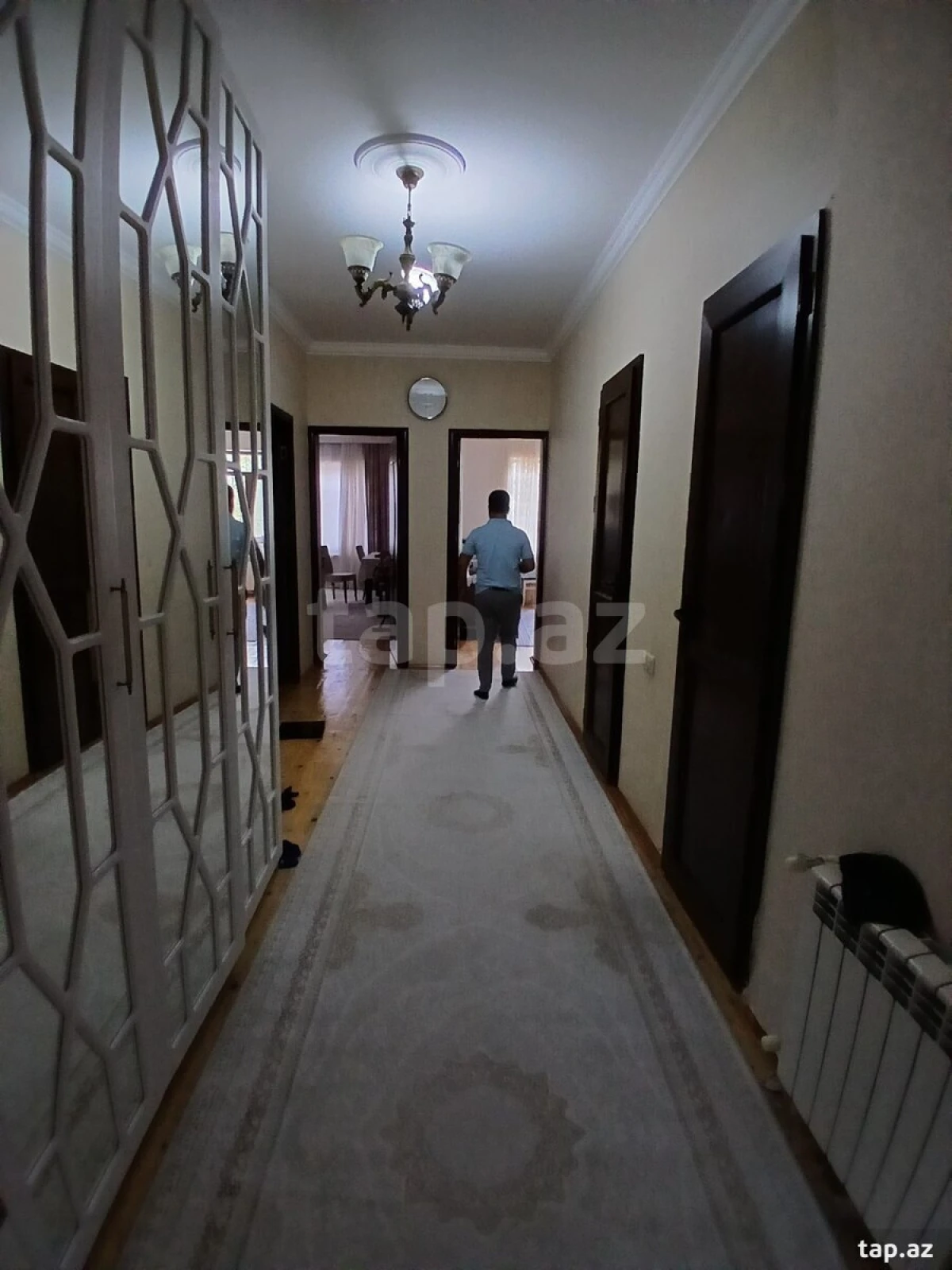 Satılır 9 otaqlı həyət evi