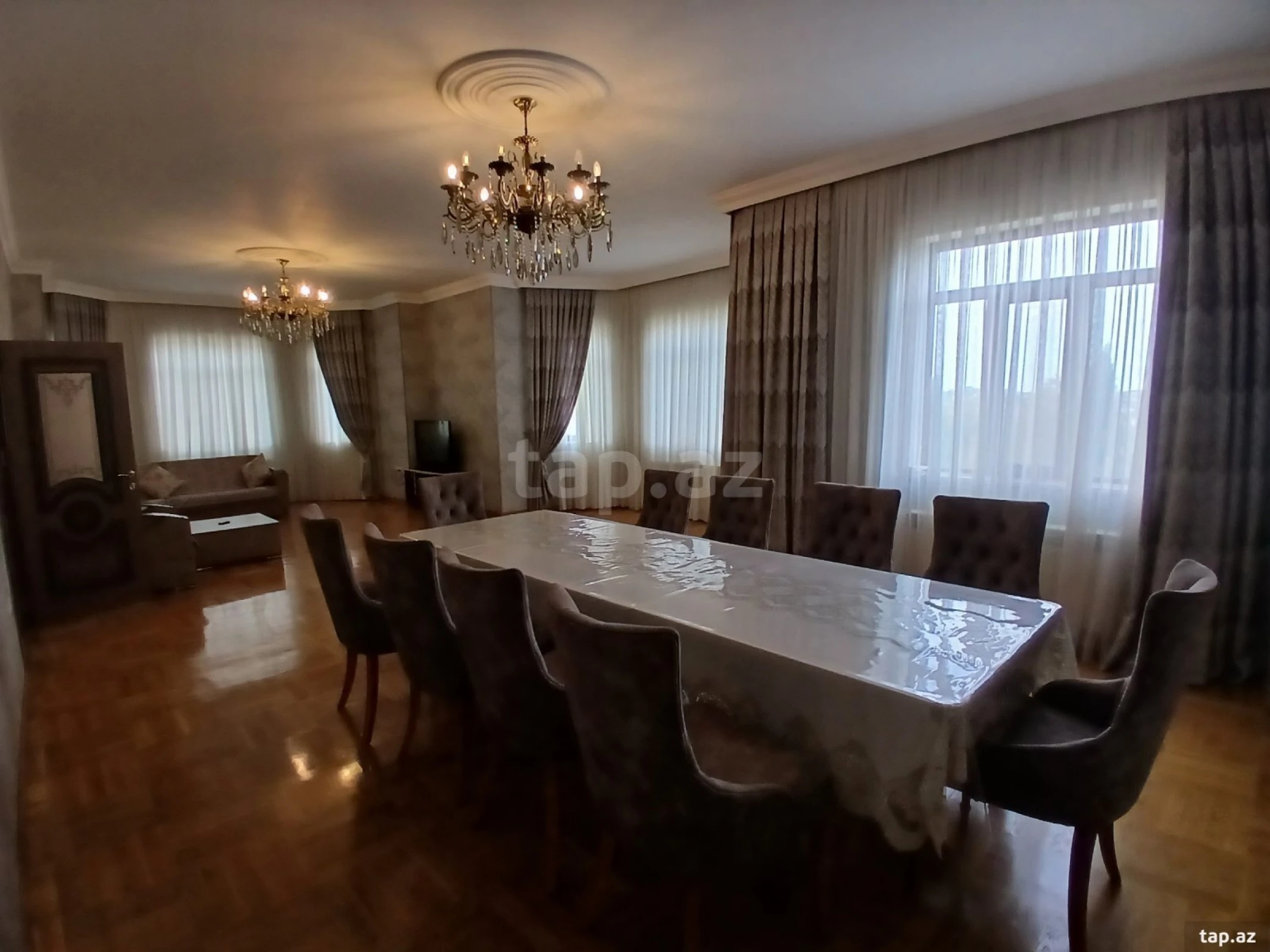 Satılır 9 otaqlı həyət evi