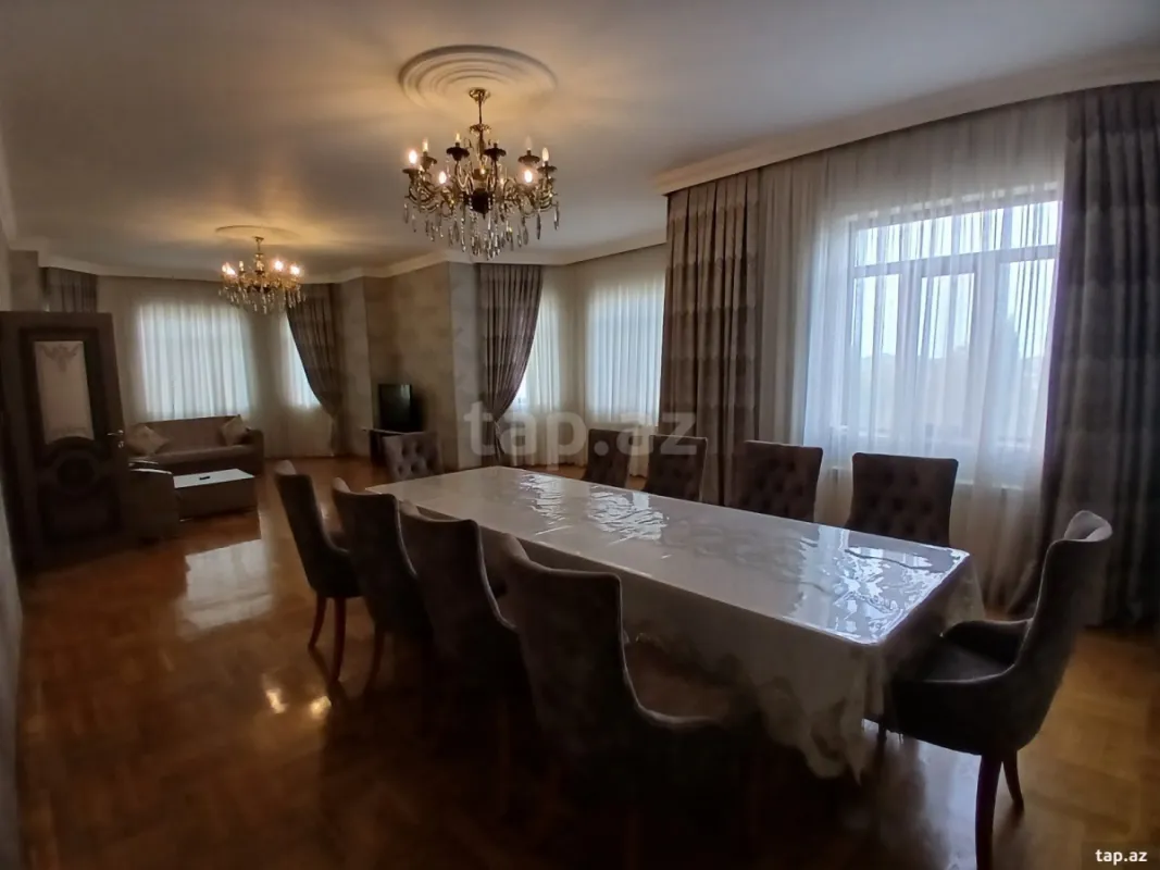 Satılır 9 otaqlı həyət evi